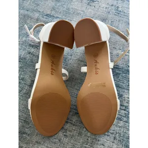 NIB! Ankis White Open Toe Strap Chunky Block High Heel Sandal Size 9 thumbnail 6