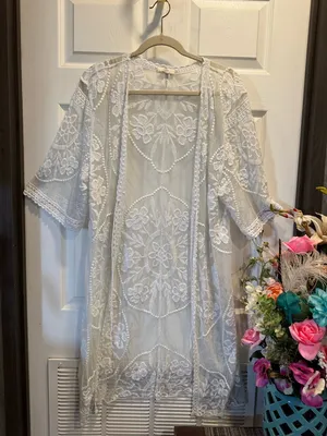 Lace Kimono Cream with Floral Print Bohemian Style Size S thumbnail 1