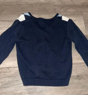 sweater thumbnail 2