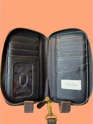 Thirty-One Black Wristlet Wallet with Zip Pocket thumbnail 4