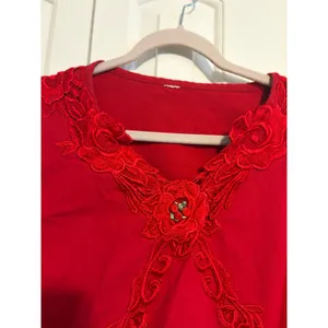 Blouse Romantic Vintage Red Floral Lace Applique Bubble‎ Hem L thumbnail 4