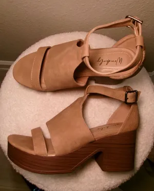 Wonderly Tan Platform Block Heel Sandals thumbnail 1