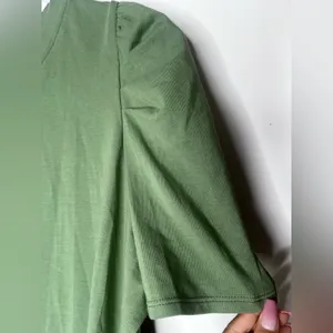 crown & ivy Green Short Sleeve Tee thumbnail 3