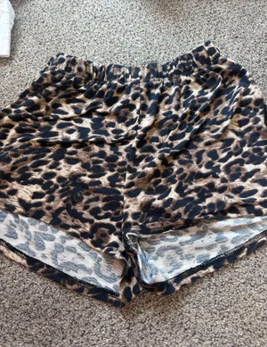 Shein Cheetah Print athletic shorts thumbnail 1