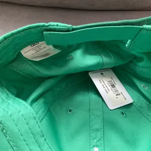 Alo Yoga Off-Duty Cap Green Lettuce/White thumbnail 6