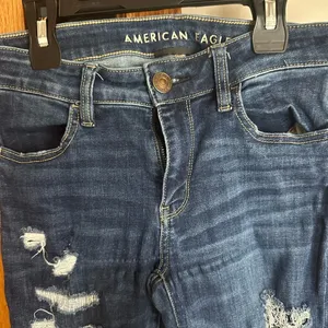 Like new!! American Eagle Outfitters Distressed Indigo Skinny Jeans thumbnail 5