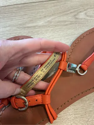 Coach Women’s Charleen Orange Thong Sandal Leather Size 6 thumbnail 7