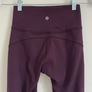 Lululemon In Movement 7/8 Tight Size 4 Leggings Everlux 25” purple high rise thumbnail 7