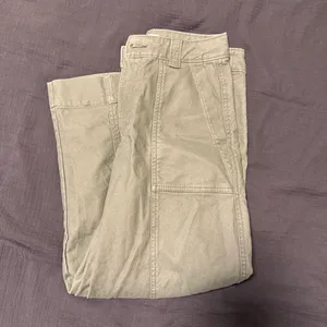Old Navy Barrel Cargo Pants thumbnail 3