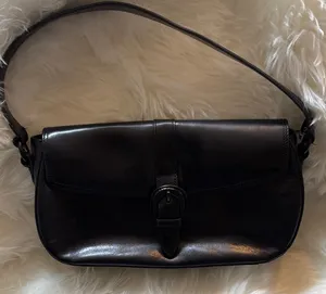 Kenneth Cole New York Sleek Black Leather Shoulder Bag thumbnail 1