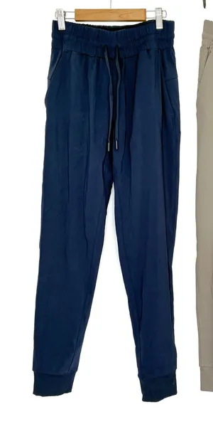 Member's Mark Lot of 2 Travel Joggers Beige Navy Blue Womens XS thumbnail 1