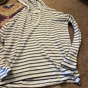 American Eagle small hoodie‎ thumbnail 3