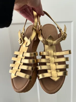 Gold Sandals Size 9 thumbnail 1
