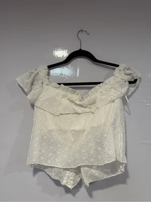 Women's NWT boutique Olivacheous Ivory Eyelet Ruffle Blouse‎ thumbnail 5
