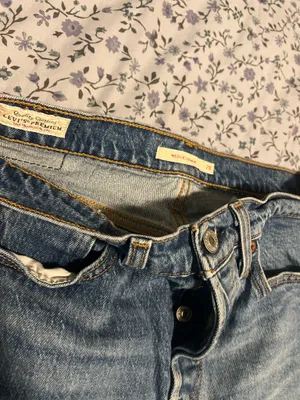 Levi’s Denim Medium Wash Jeans Wedgie Straight thumbnail 2