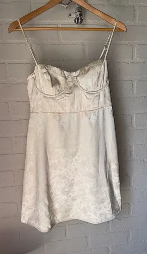 Princess Polly Ivory Satin Slip Dress with Built-In Cups dragon print NEW size 8 thumbnail 1
