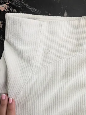 Lululemon Athletica Ribbed Softstream High-Rise Shorts 2" Size 6 thumbnail 10