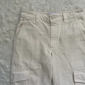 Aritzia Tna Pants Troop Cargo Pant Mid-Rise Utility 100% Cotton Cream Sz 4 thumbnail 4