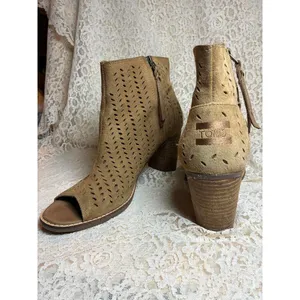 TOMS Majorca Peep Toe Perforated Suede Booties size 9.5 thumbnail 2