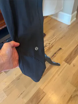 Lululemon Black Multi Pocket Athletic Leggings thumbnail 7