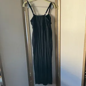 FINAL MARKDOWN Love Circle Black dress medium thumbnail 8