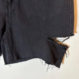 Princess Polly Black Denim Cut Off Distressed‎ High Waisted Shorts Size 6 thumbnail 3