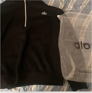 Alo crewneck thumbnail 2