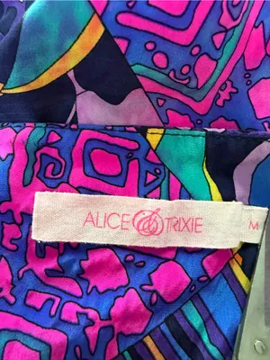 Vibrant Alice & Trixie Silk Shorts Size Medium thumbnail 4