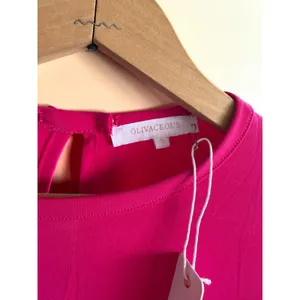 Olivaceous Hot Pink Open Back Tie‎ Crop Top Short Sleeve Crew Neck Small NWT thumbnail 3
