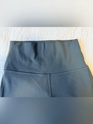 Lululemon Align High-Rise Short 6" *Grey Sage - Size 4 (Buttery Soft Nulu) thumbnail 4