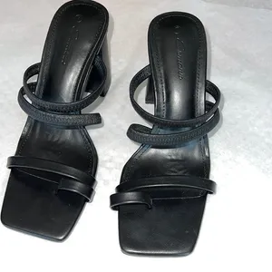 Black square toe heels size 7 thumbnail 2
