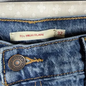 Levi’s Premium 70’s High‎ Rise Flare Jeans thumbnail 3
