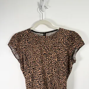 Reformation‎ Lena Leopard Print Open Back Mini Dress Tan Black Slit Womens 2 thumbnail 4