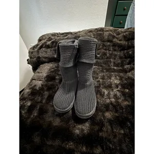 UGG Classic Cardy Button Detailed black Knit Boots 9 winter warm thumbnail 2