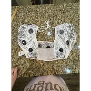 Free‎ People NWT size Medium Embroidered Lotus Top Only Cropped thumbnail 5