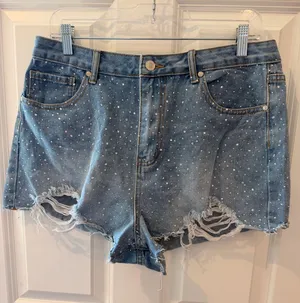 Cali 1850 Bedazzled Jean Shorts Size 13 thumbnail 1