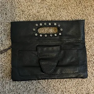 Black clutch thumbnail 3
