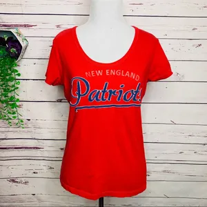 NFL New England Patriots Red & Blue T-Shirt Women’s Size Medium thumbnail 2