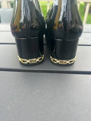 Never worn! Michael Kors Black Patent Gold Chain Small Pumps 6 thumbnail 2