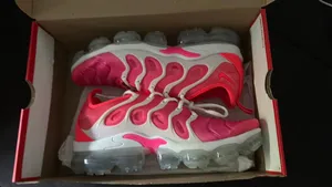Nike Women's Air VaporMax Plus 'Pink Blast' thumbnail 1