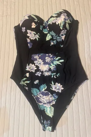 Cupshe Black Floral Print Padded Strapless One Piece Swimsuit medium‎ new w/tag thumbnail 1