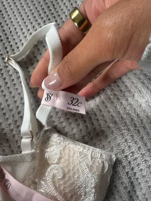 Victoria's Secret lace bra thumbnail 3