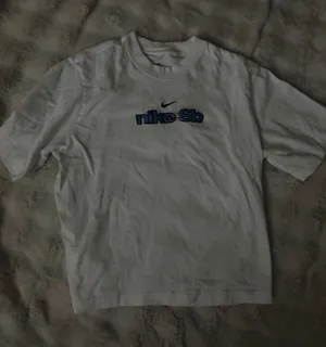 nike sb shirt thumbnail 1