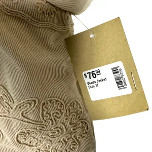 Entro Veada Embroidered Cream Floral Quilted Topper Tie Medium NEW with Tags thumbnail 8