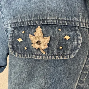 Vintage fall‎ Denim Shirt Large – Studded Leaf Embroidery 90s Style thumbnail 5