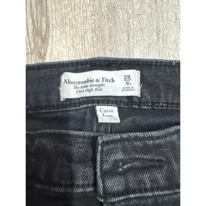 Abercrombie & Fitch Curve Love Ankle Straight Ultra High Rise Black Jeans 28 6R thumbnail 2