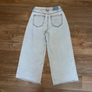 Abercrombie & Fitch The Crop Wide Leg High Rise Jeans thumbnail 2