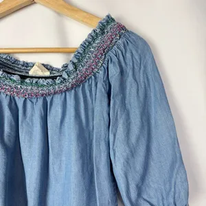 Harper Heritage Blue Chambray Smocked Off Shoulder Short Sleeve Top‎ S thumbnail 3