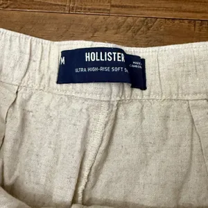 Hollister Ultra High Rise Soft Shorts Beige Linen‎ Cargo Women's Size Medium thumbnail 2