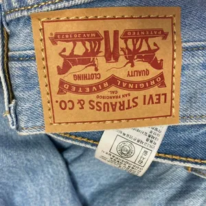 Levi's Women's Blue High Waist Distressed Frayed Raw Hem Straight Denim Jeans 28 thumbnail 4